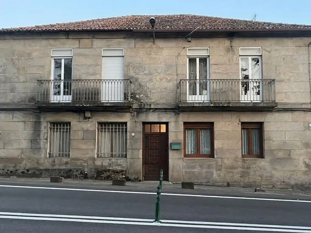 Vista exterior de Piso de alquiler en Cangas  con Calefacción, Jardín privado y Amueblado