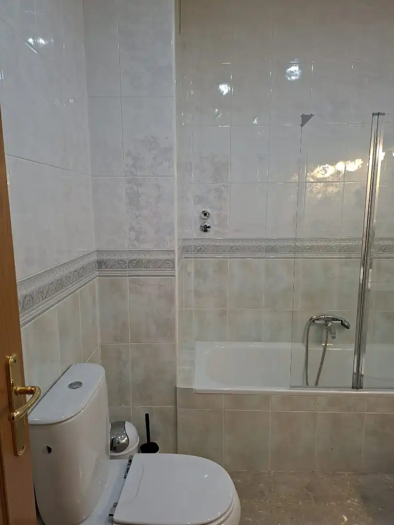 Baño de Piso en venta en Caspe con Aire acondicionado, Calefacción y Amueblado