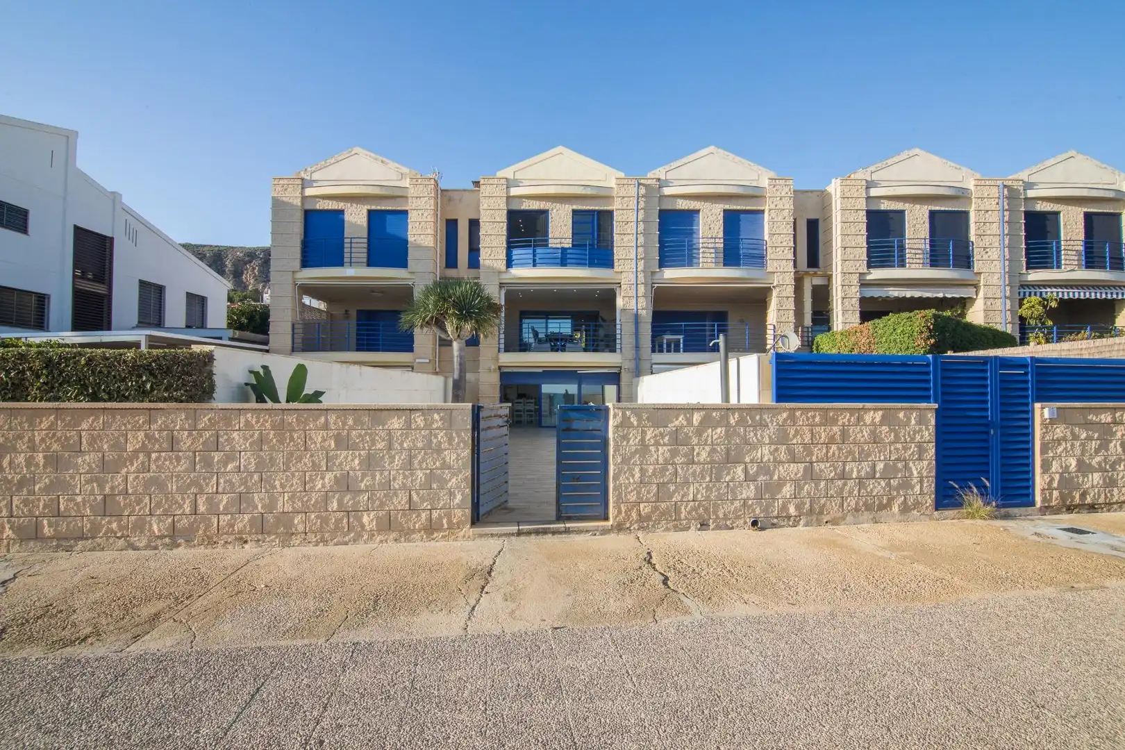 Vista exterior de Casa o chalet en venta en Santa Pola con Aire acondicionado, Calefacción y Jardín privado