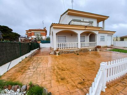 Exterior view of House or chalet for sale in El Vendrell  with Heating, Private garden and Terrace