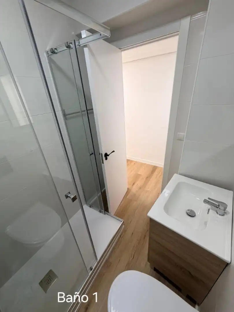 Baño de Piso para compartir en Murcia con Amueblado, Horno y Lavadora