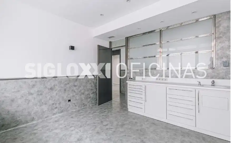 Bathroom of Office for sale in Barcelona