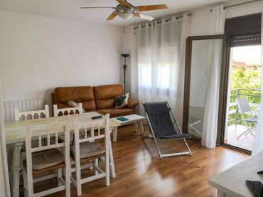 Flat with balcony to rent in Carrer de Calafell