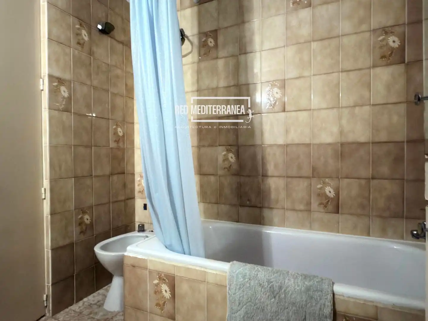 Badezimmer von Wohnung zum Verkauf in Gandia mit Klimaanlage, Heizung und Terrasse