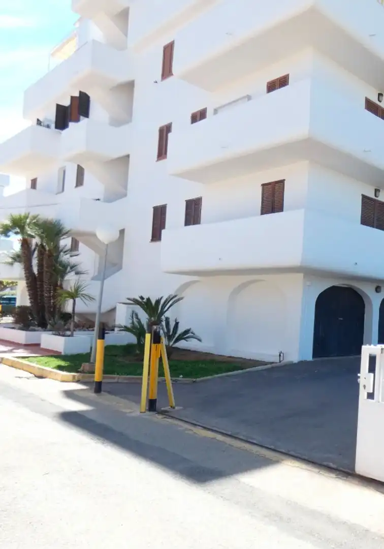 Vista exterior de Apartament en venda en Peñíscola / Peníscola amb Calefacció, Terrassa i Moblat