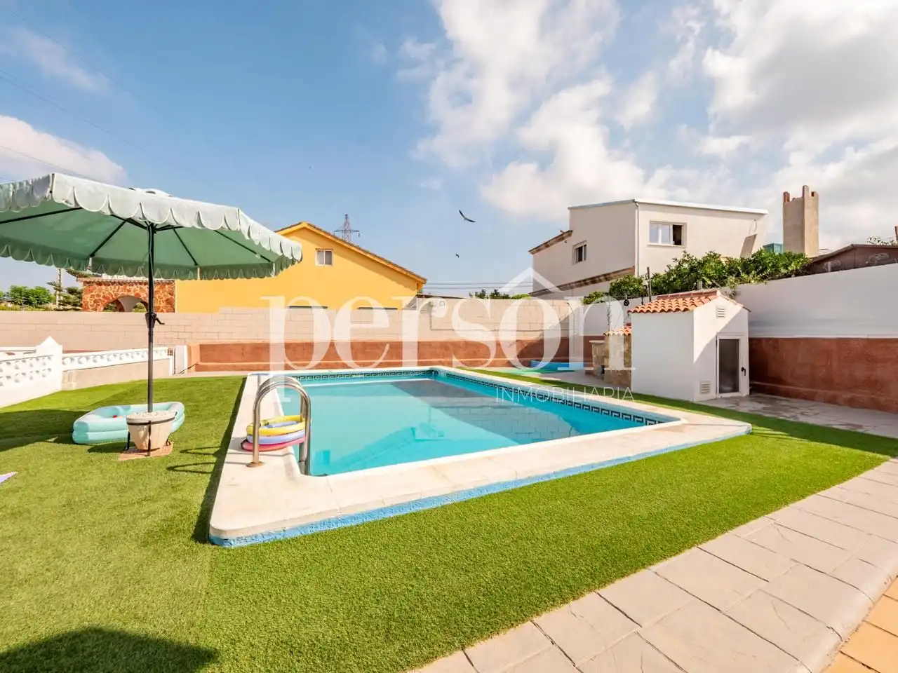 Piscina de Casa o xalet en venda en Manises amb Aire condicionat, Jardí privat i Terrassa