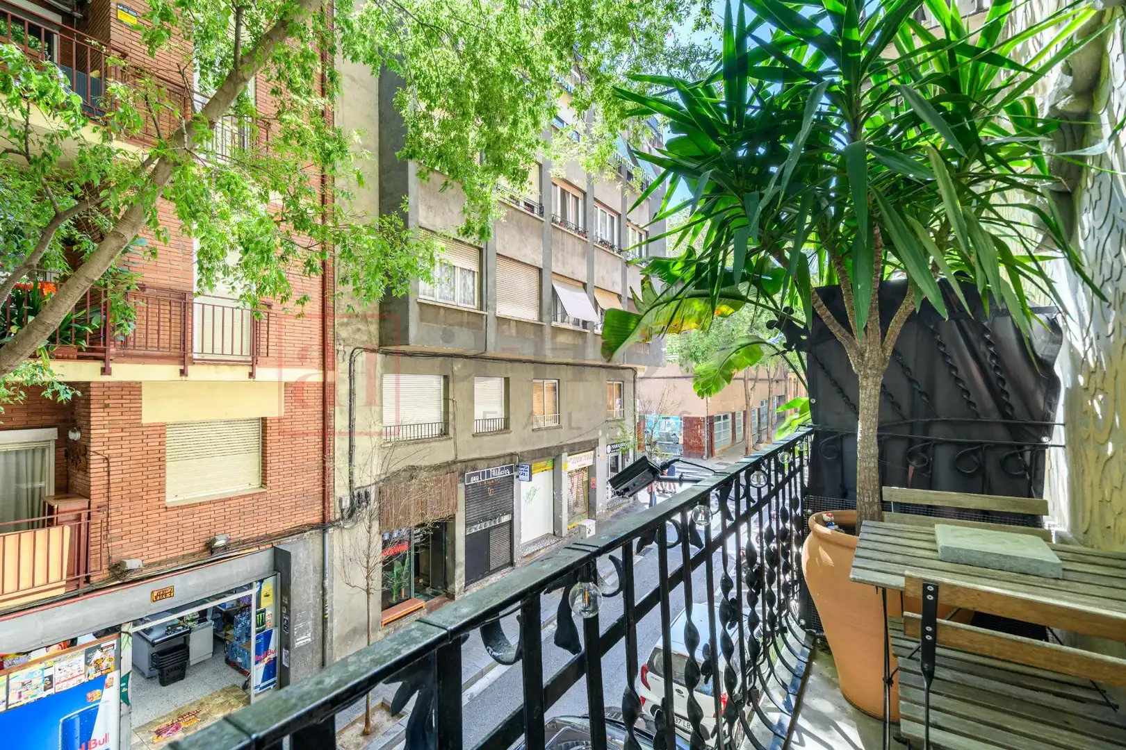 Vista exterior de Dúplex en venda en Barcelona amb Aire condicionat, Calefacció i Jardí privat