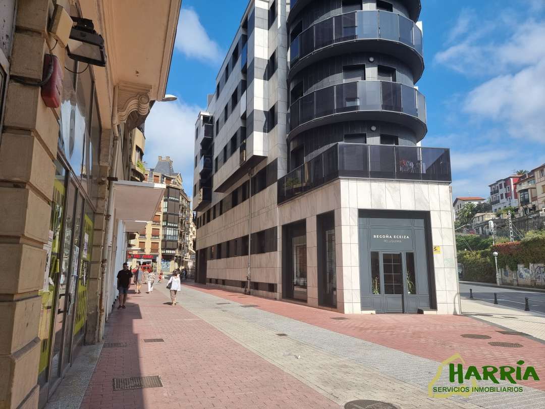 Traster de lloguer a Mirakruz Kalea, Gros