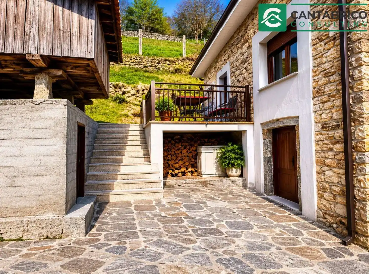 Terrasse von Haus oder Chalet zum Verkauf in Navia mit Heizung, Terrasse und Möbliert