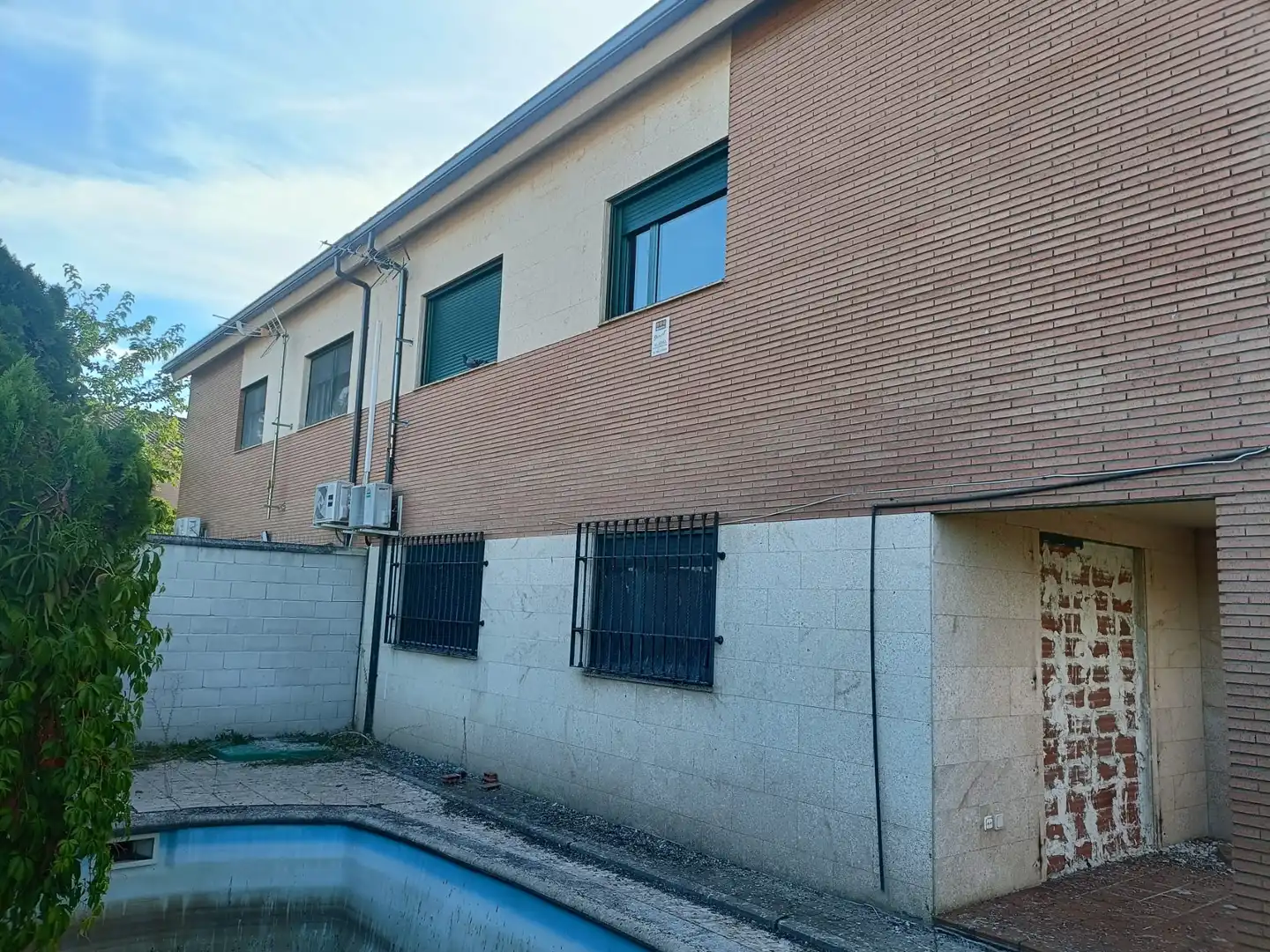 Detached homes for sale in C/ Almendros, La Montaña - El Cortijo