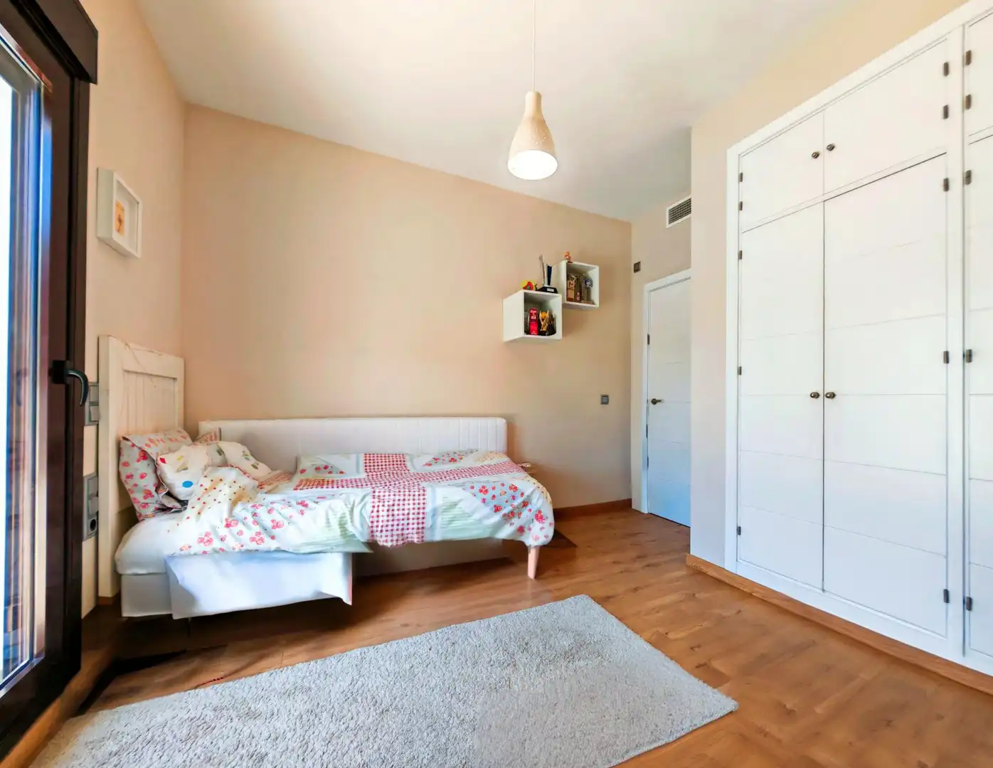 Habitación de Casa o chalet en venta en Chiclana de la Frontera con Aire acondicionado, Jardín privado y Terraza