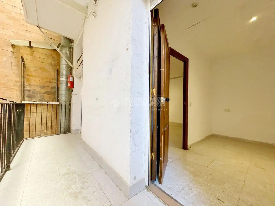 Flat for sale in Barcelona  with Balcony