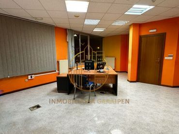 Locale commerciale in affitto a Tafalla
