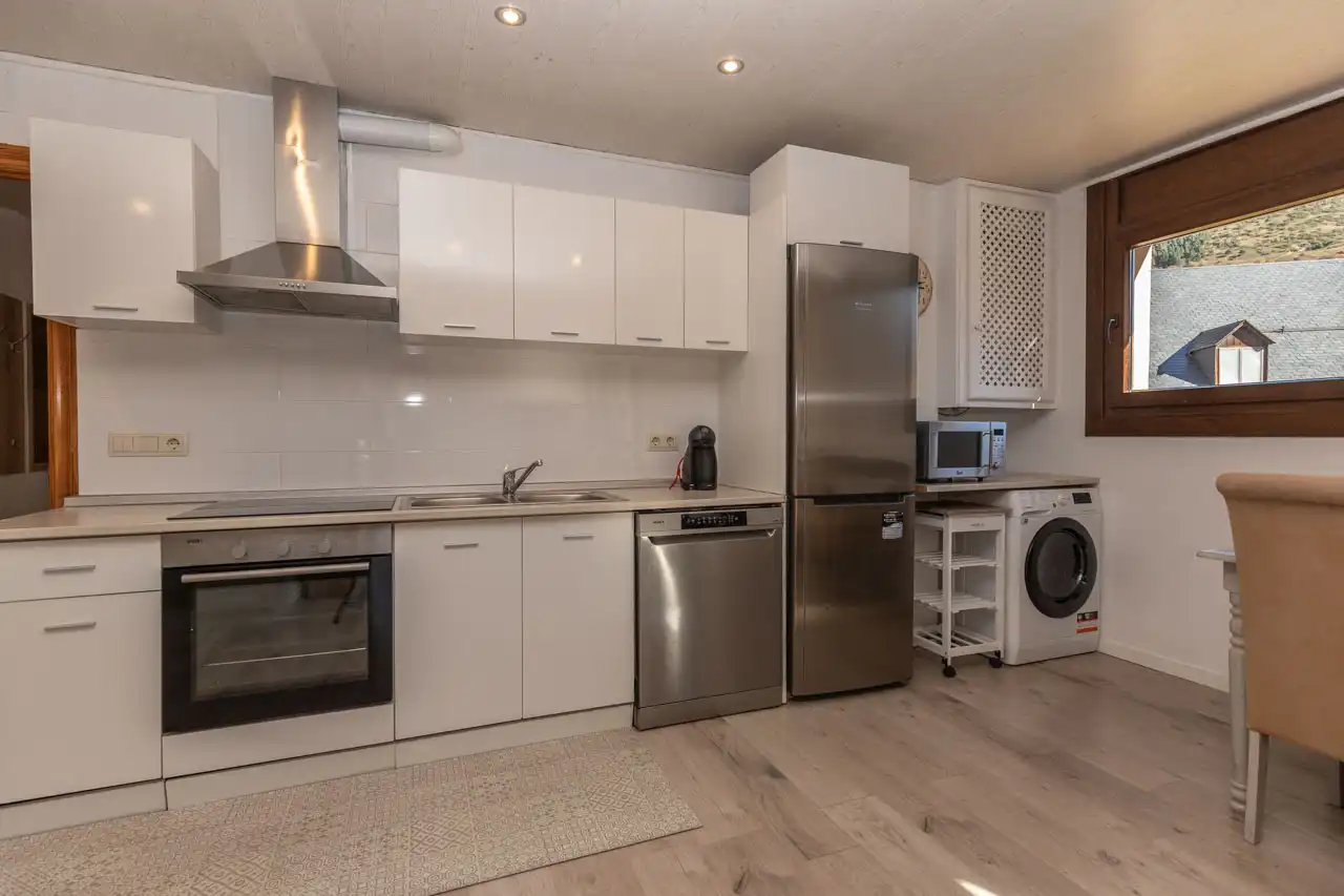 Cuina de Apartament en venda en Vielha e Mijaran amb Calefacció, Parquet i Traster
