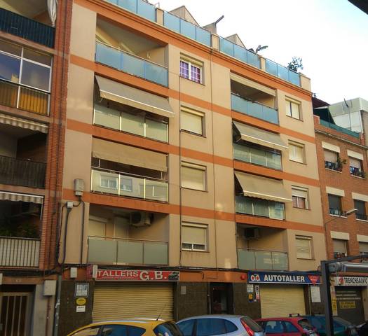Piso en Venta en Mossèn Antoni Solanas  en Vinyets - Molí Vell