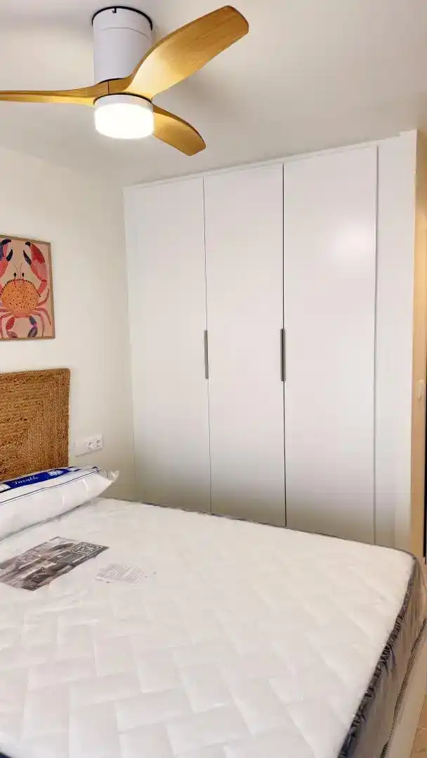 Schlafzimmer von Wohnung zur Miete in Elche / Elx mit Klimaanlage