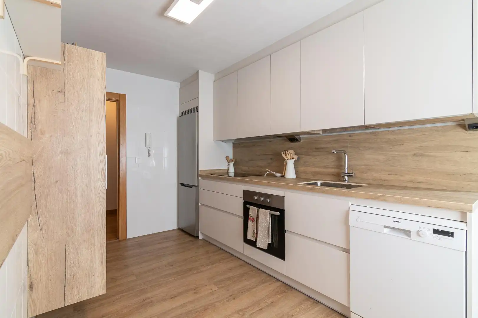 Flat for sale in Calle del Lago, Mendillorri