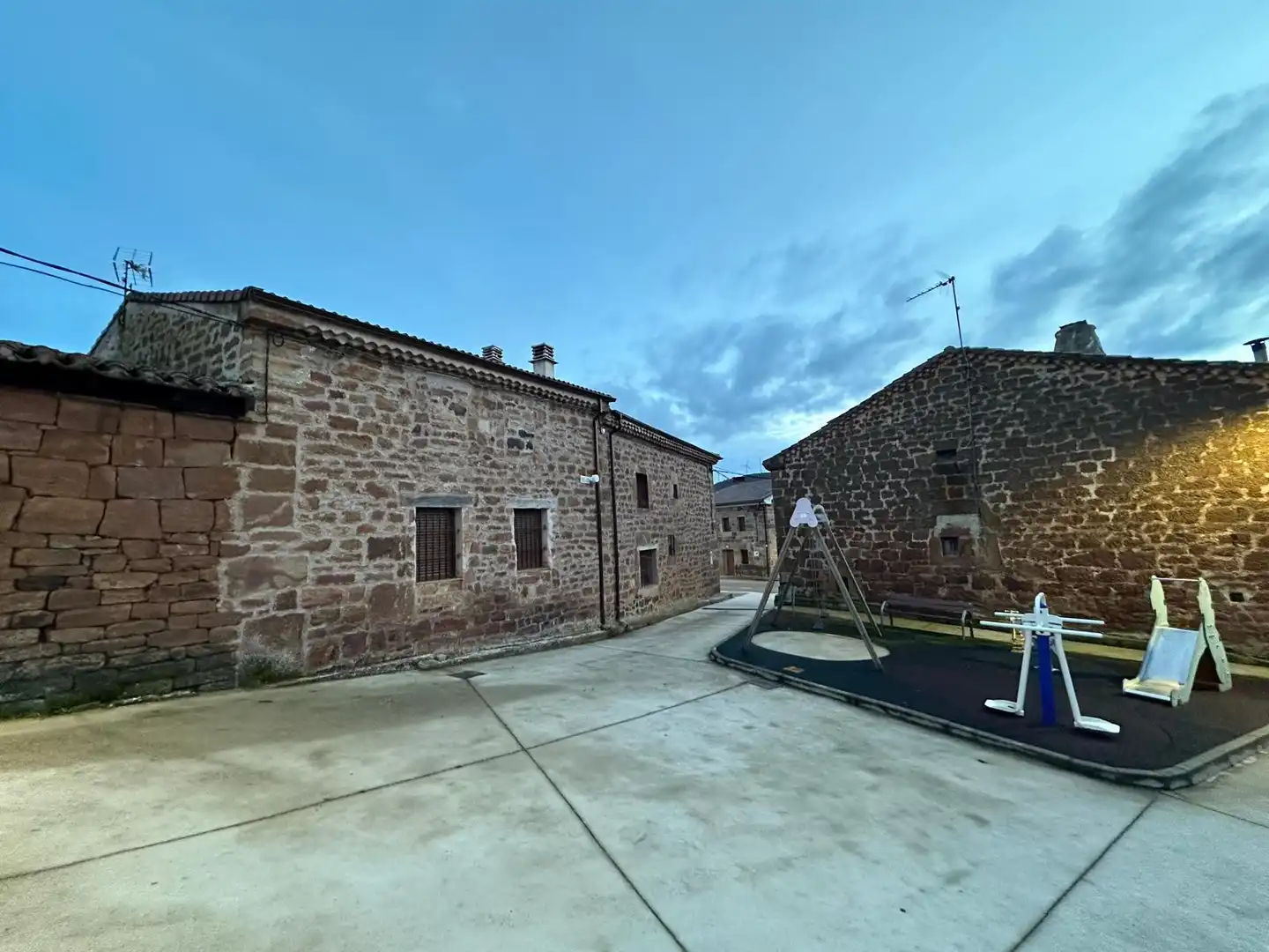Vista exterior de Casa o chalet en venta en Palazuelos de la Sierra con Calefacción