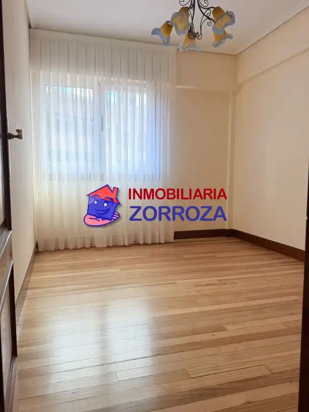 Dormitori de Pis en venda en Bilbao  amb Terrassa i Balcó