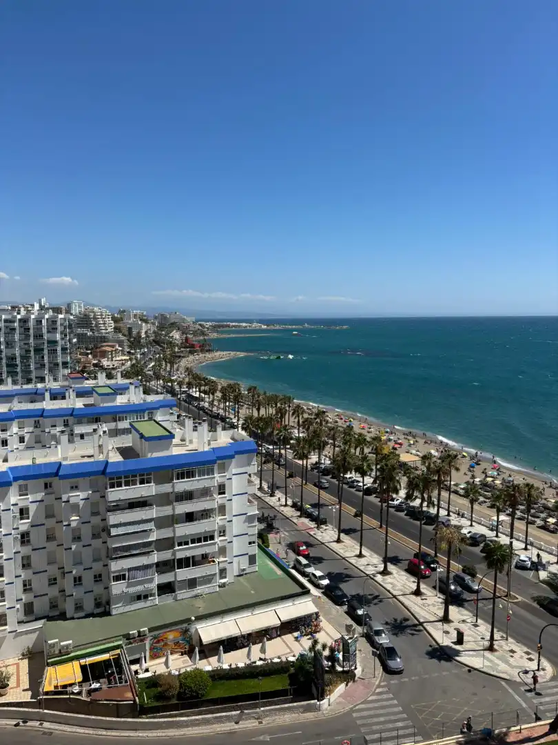 Vista exterior de Dúplex en venta en Benalmádena con Aire acondicionado, Terraza y Piscina comunitaria