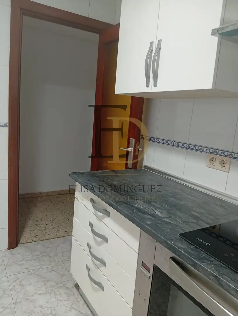 Cocina de Piso de alquiler en Salamanca con Calefacción, Amueblado y Balcón