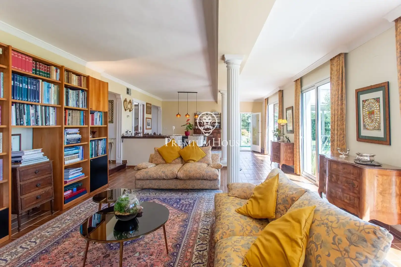 Sala d'estar de Casa o xalet en venda en Alella amb Calefacció, Jardí privat i Terrassa
