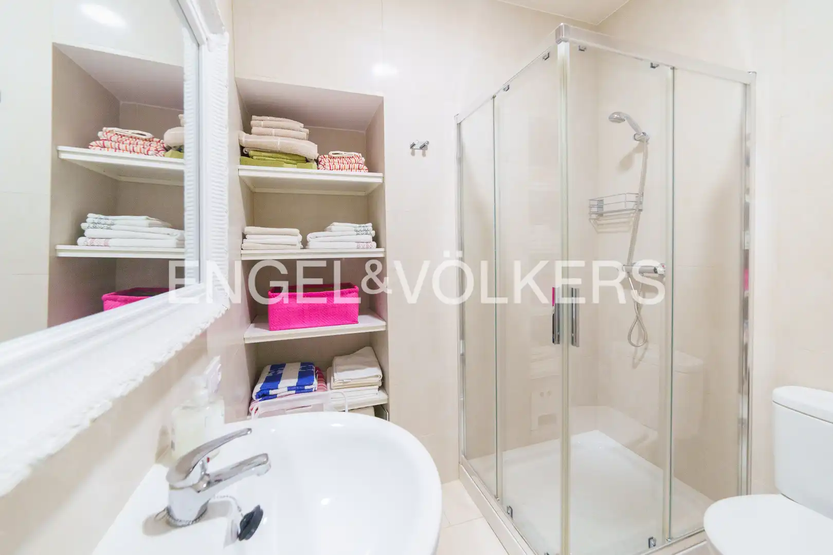 Badezimmer von Wohnung zum Verkauf in Cádiz mit Heizung und Balkon