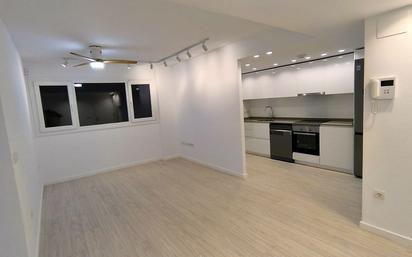 Kitchen of Flat to rent in  Valencia Capital  with Air Conditioner and Heating