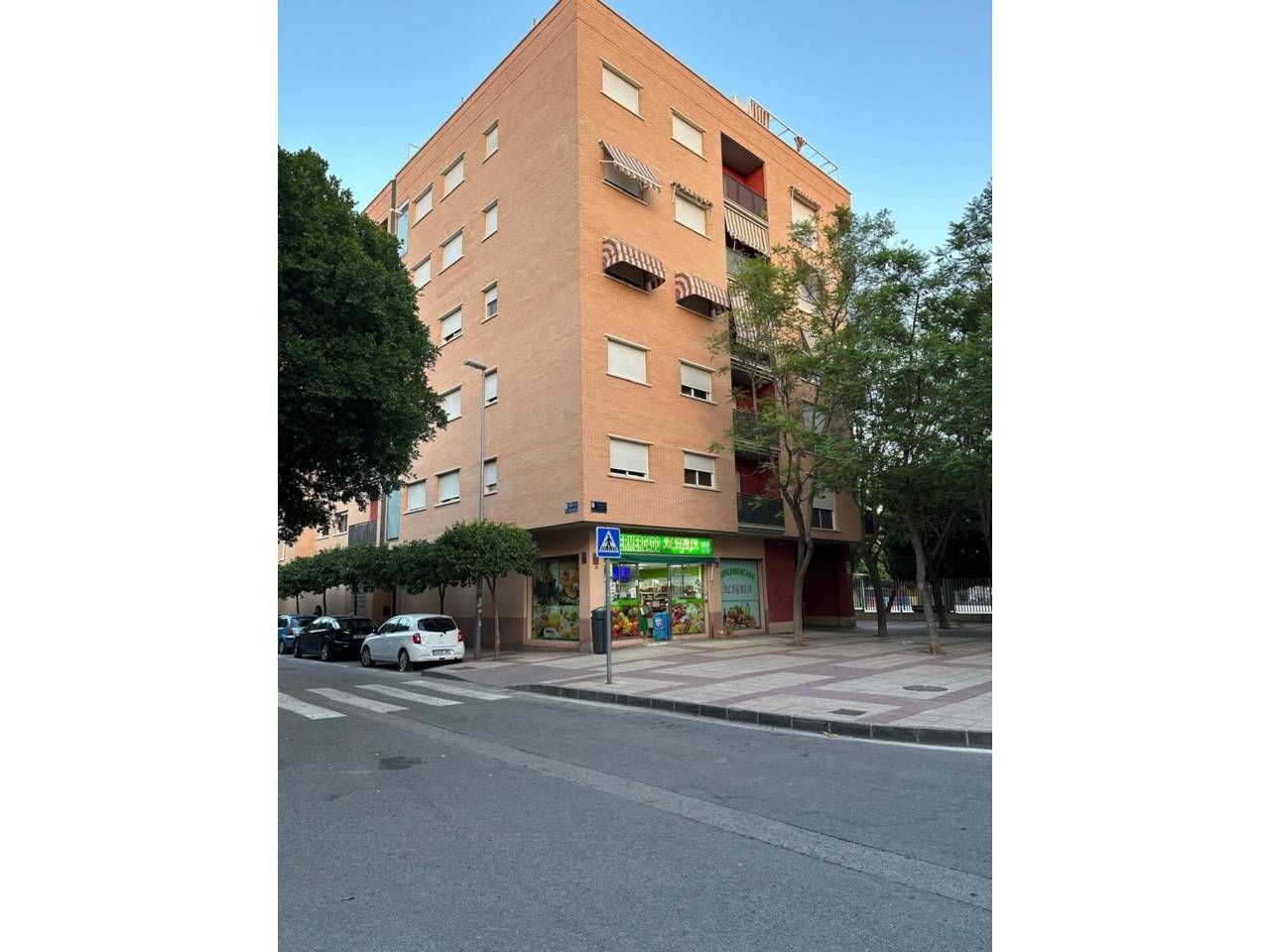 Vista exterior de Local en venda en  Murcia Capital