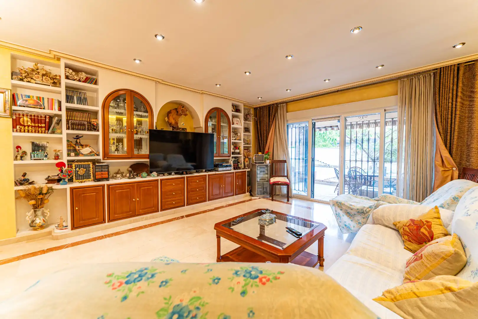 Sala d'estar de Casa o xalet en venda en Serranillos del Valle amb Aire condicionat, Calefacció i Jardí privat