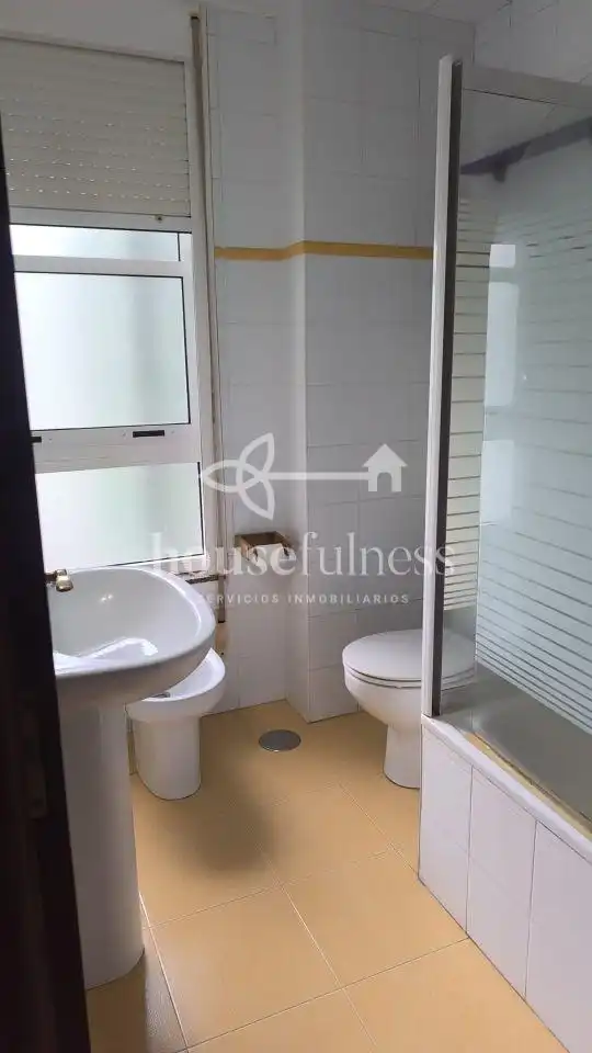 Bathroom of Flat for sale in Ferrol  with Heating and Furnished
