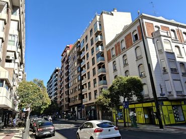Appartamento con ascensore in vendita a Calle Tomás Bretón