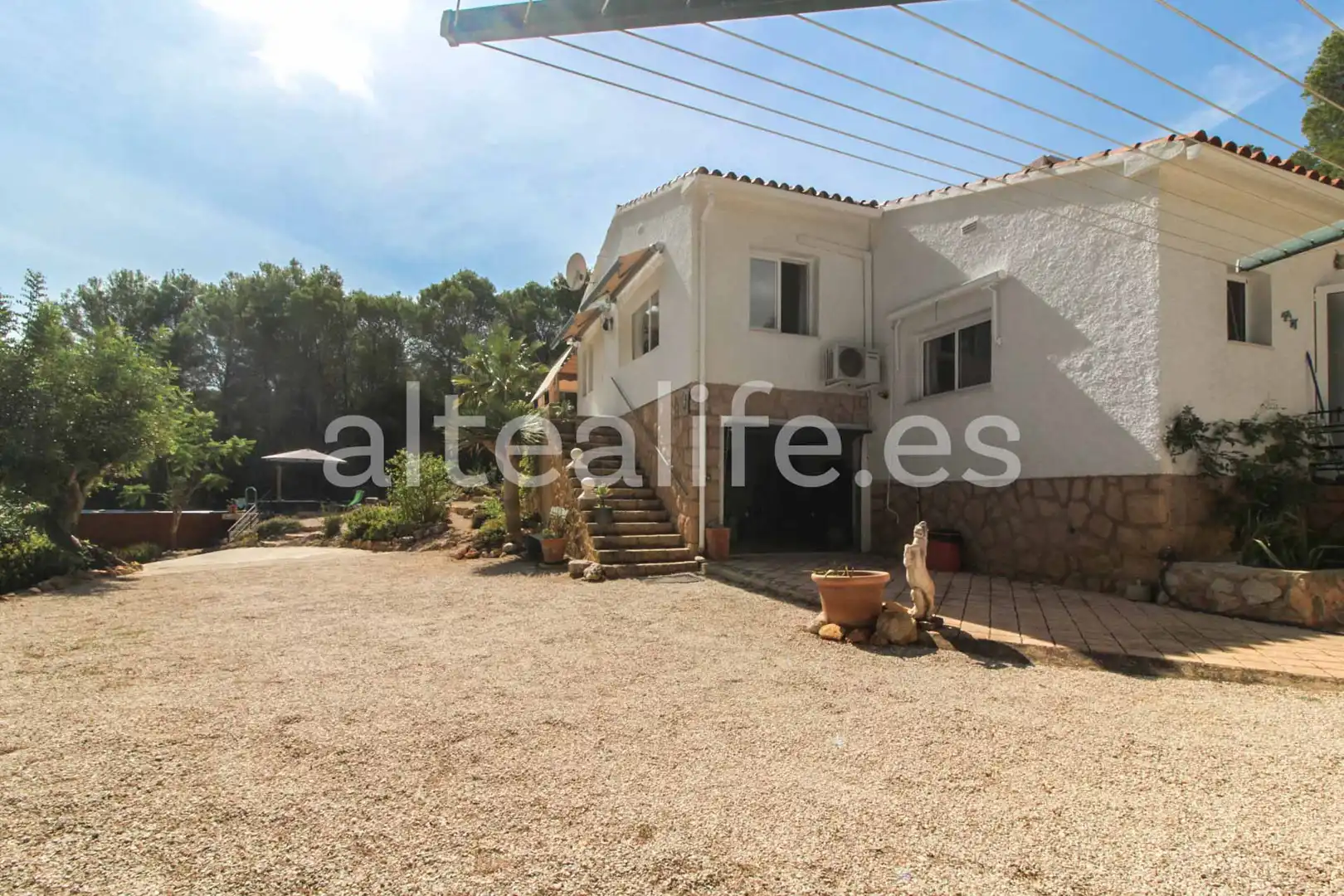 Vista exterior de Casa o xalet en venda en Altea amb Aire condicionat, Jardí privat i Terrassa