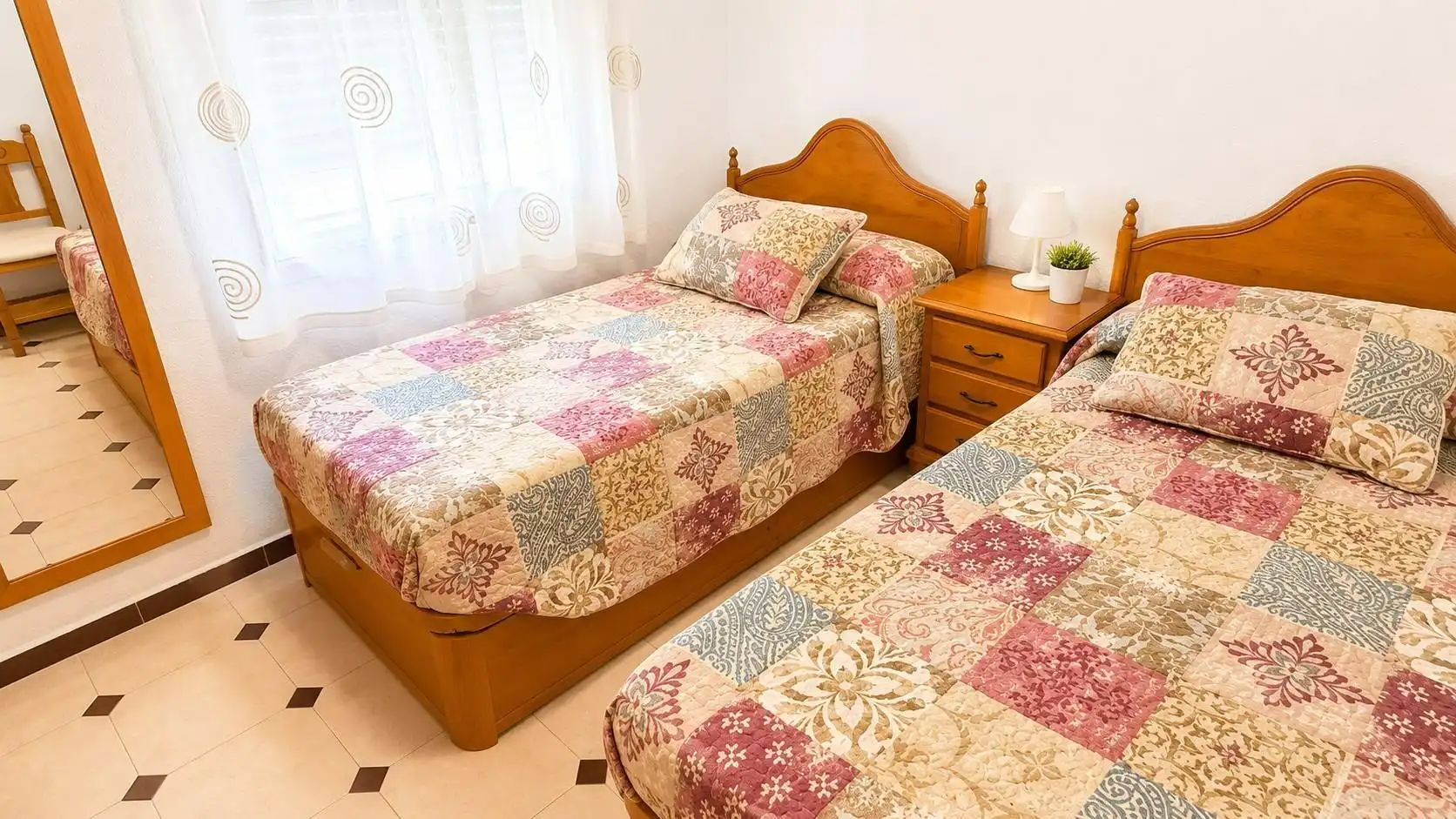 Habitación de Casa o chalet en venta en Chiclana de la Frontera con Jardín privado, Trastero y Piscina