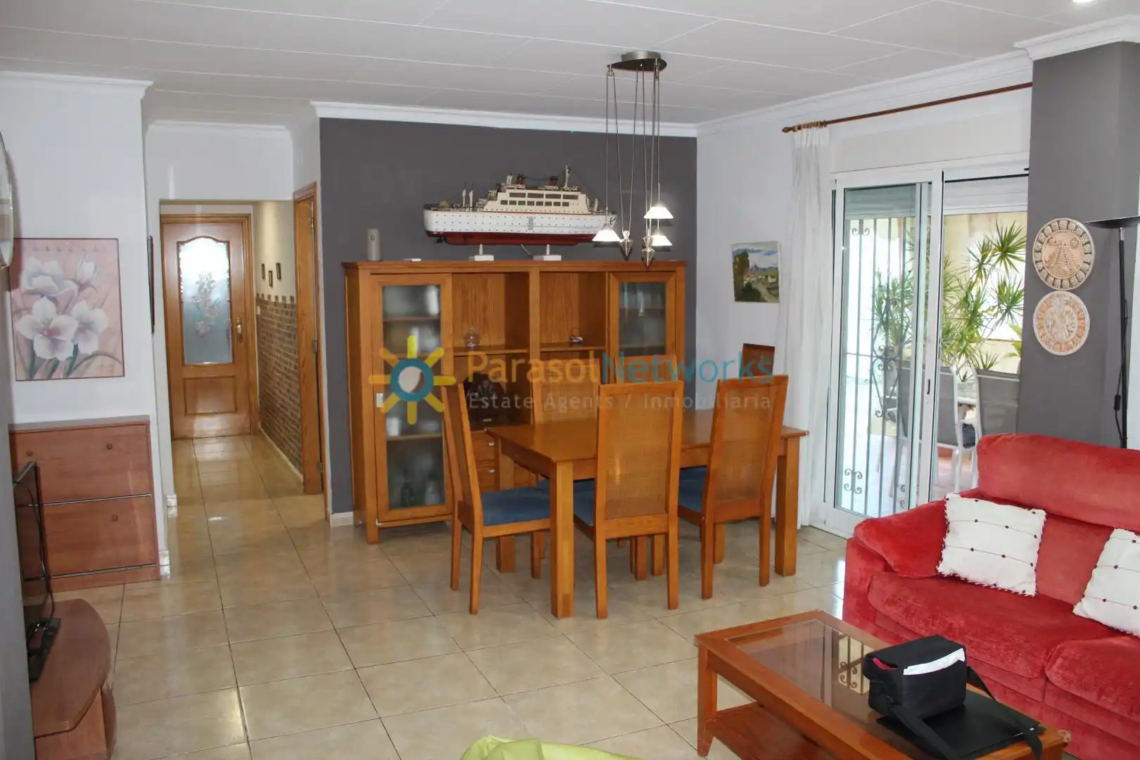 Esszimmer von Haus oder Chalet zur Miete in Oliva mit Klimaanlage, Privatgarten und Terrasse