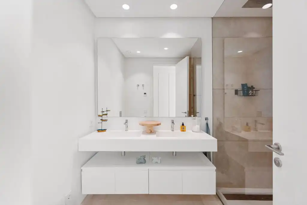 Bathroom of Ground floor for sale in Benahavís  with Air Conditioner, Private garden and Terrace