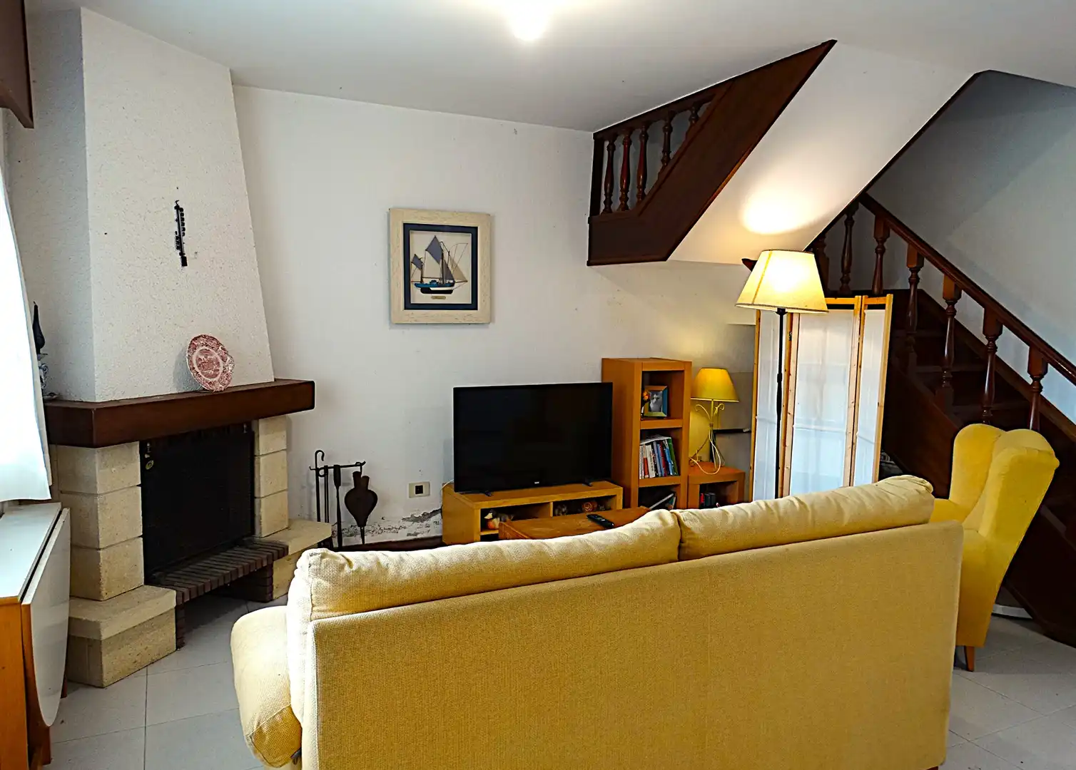 Sala de estar de Casa adosada en venta en Miño con Jardín privado, Parquet y Terraza