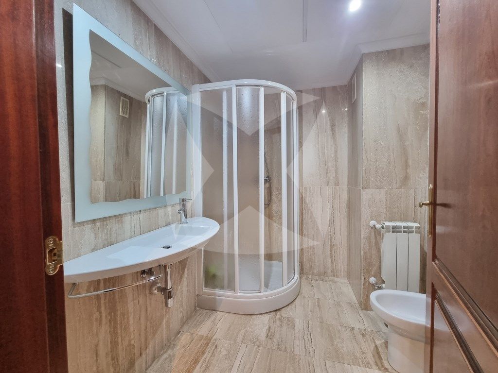 Bathroom of Flat for sale in Cáceres Capital  with Terrace