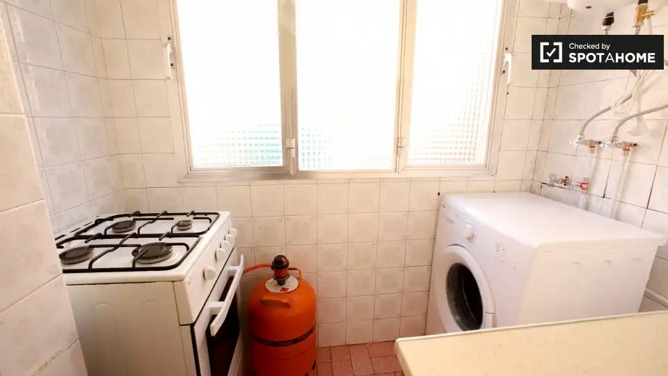 Kitchen of Flat for rent in Valencia  with Air Conditioner, Heating and Furnished