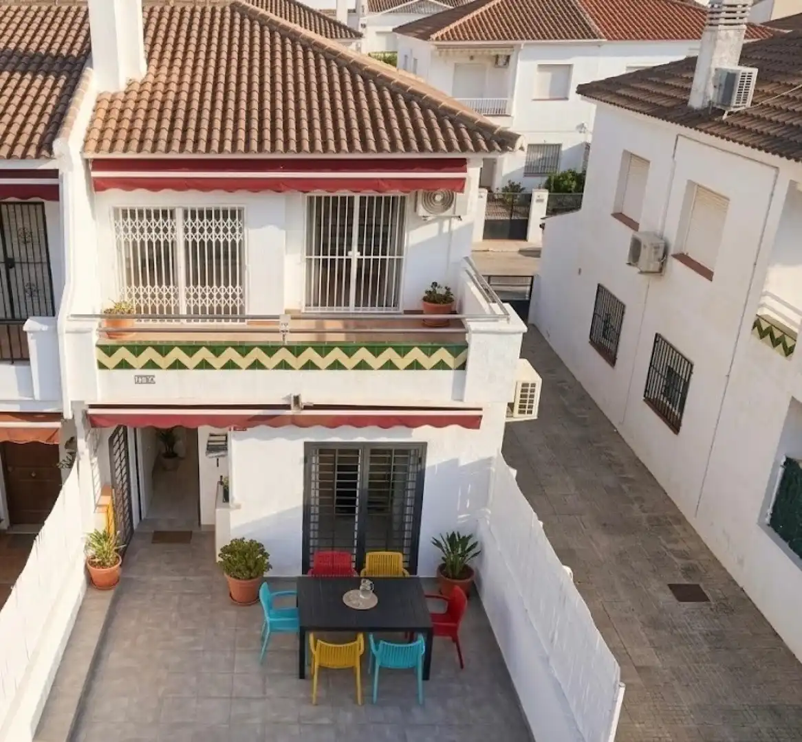 Vista exterior de Casa adosada en venta en Cunit con Aire acondicionado, Calefacción y Terraza
