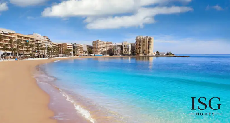 Vista exterior de Apartamento en venta en Torrevieja con Trastero, Balcón y Piscina comunitaria
