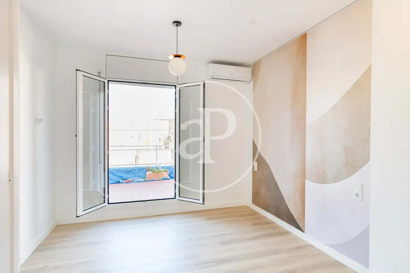 Habitación de Ático en venta en Barcelona con Aire acondicionado, Calefacción y Terraza