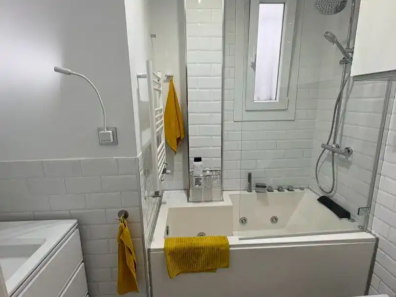 Bathroom of Flat for sale in  Madrid Capital  with Air Conditioner