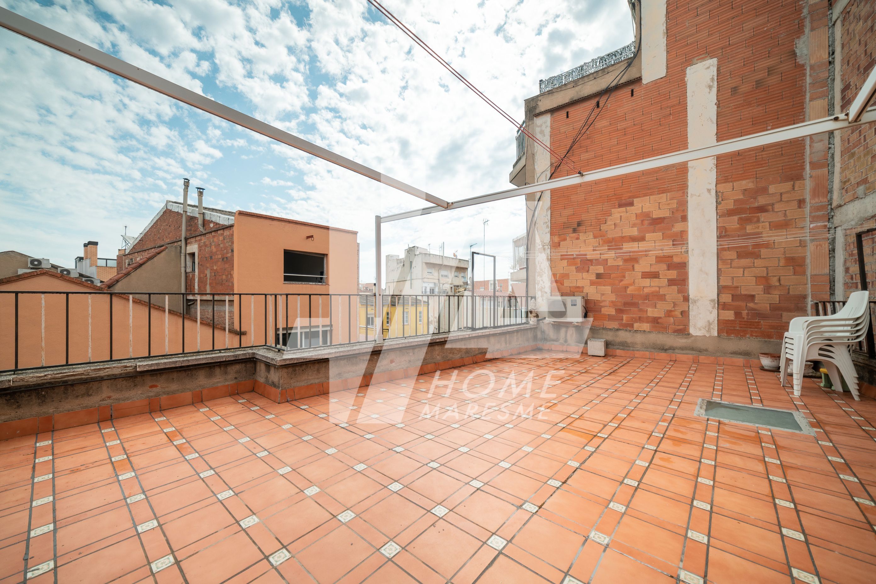 Terrassa de Casa o xalet en venda en Badalona amb Aire condicionat, Jardí privat i Parquet