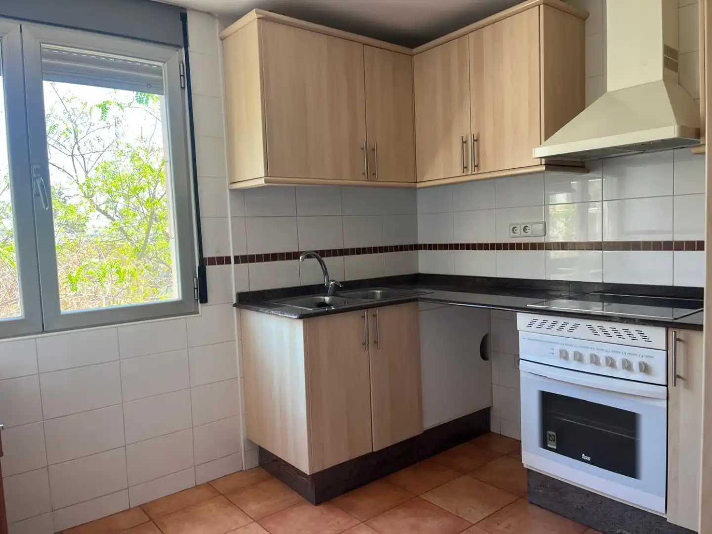 Kitchen of Flat for rent in Torrent  with Heating