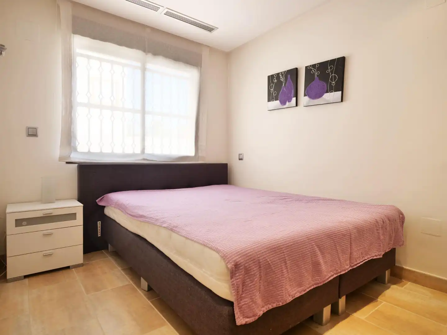 Habitación de Apartamento en venta en Guardamar del Segura con Aire acondicionado, Jardín privado y Terraza