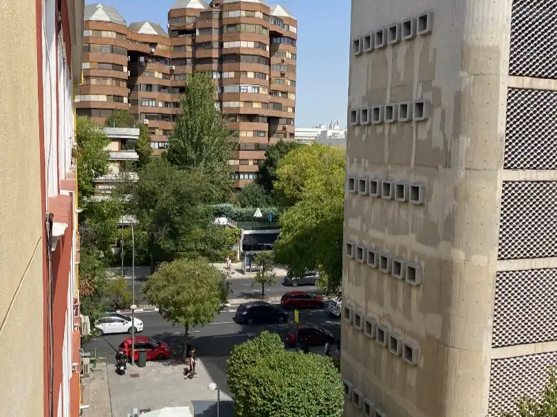 Vista exterior de Piso en venta en  Madrid Capital