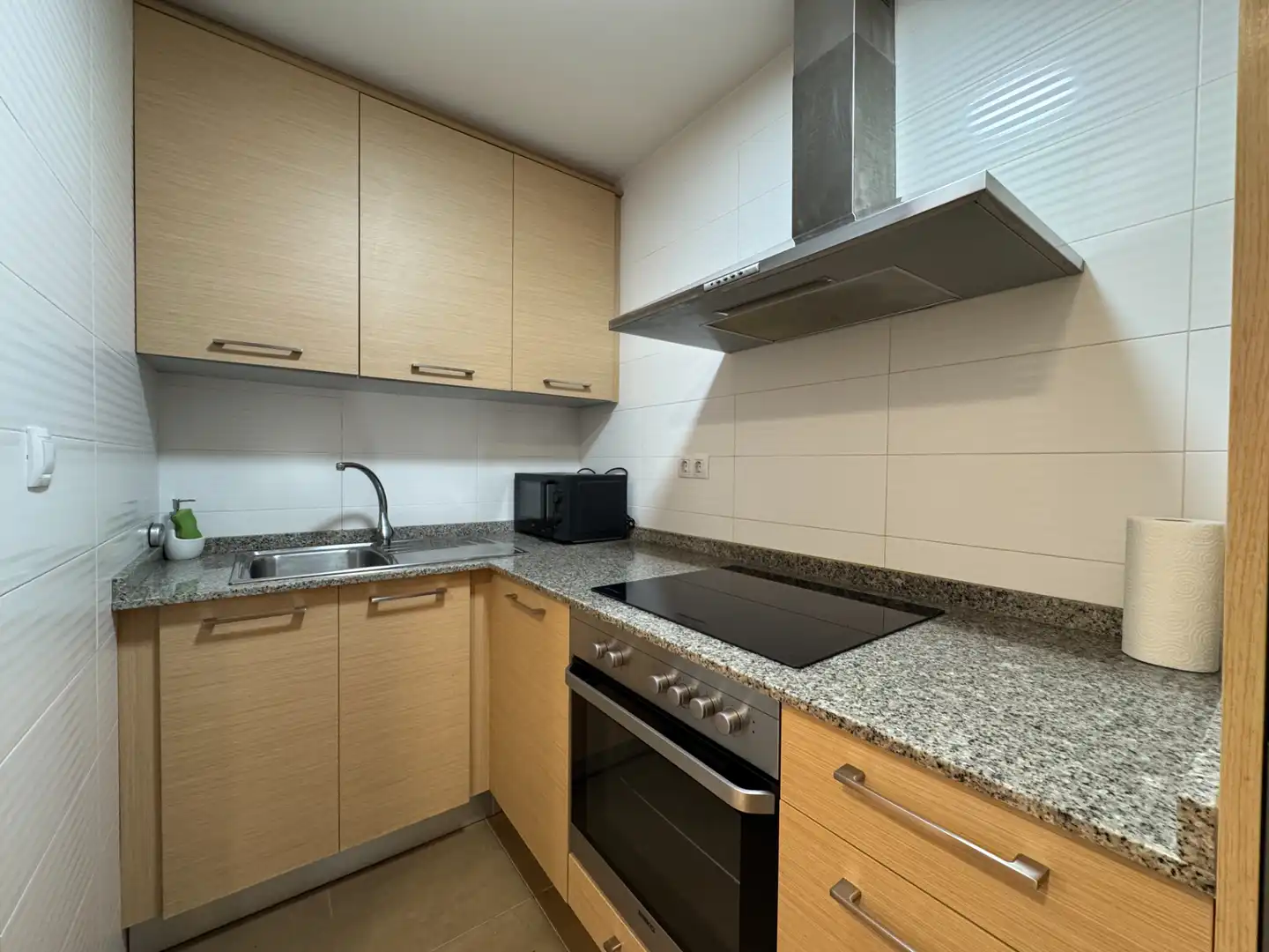 Cocina de Apartamento de alquiler en Santiago de Compostela  con Calefacción, Trastero y Amueblado