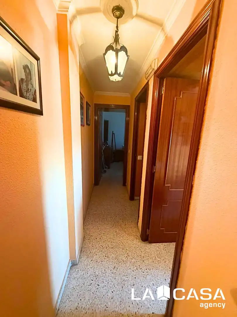 Piso en venta en Dos Hermanas con Balcón