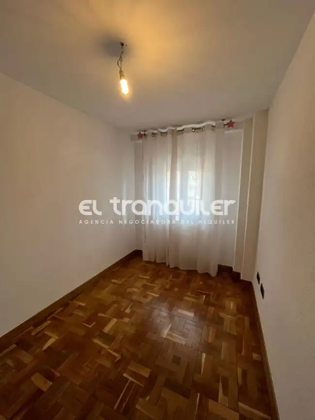 Bedroom of Flat for rent in Madrid  with Air Conditioner, Parquet flooring and Terrace